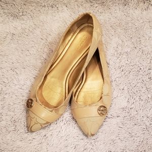 Coach Cream and gold Flats 8.5 pre owmed